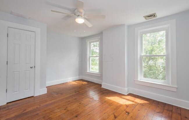 Foto del edificio - 23 E Lincoln Ave