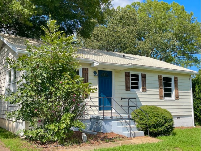 Foto del edificio - Updated 3-Bedroom, 2-Bath Home in Decatur, AL