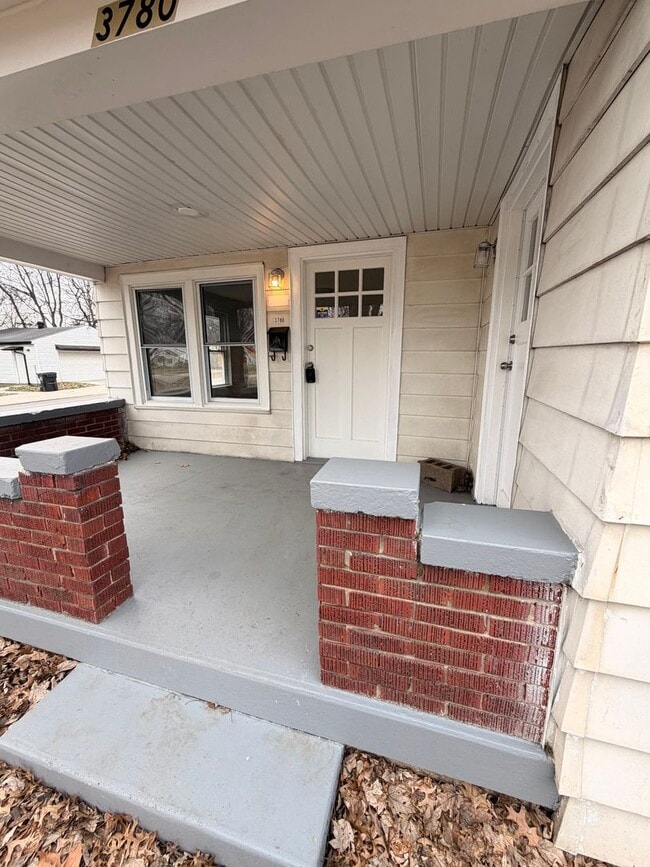 Photo - Beautiful Renovated 3 Br House!