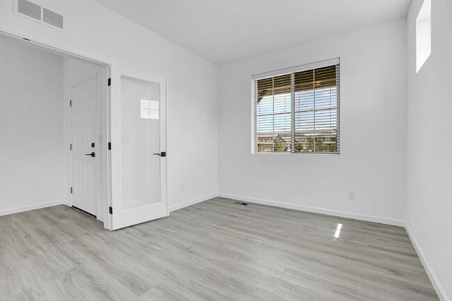 Foto del edificio - $3,425.00, 4 Beds, 2.5 Baths, Single Famil...