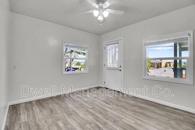 Foto del edificio - 8075 Lemon Ave