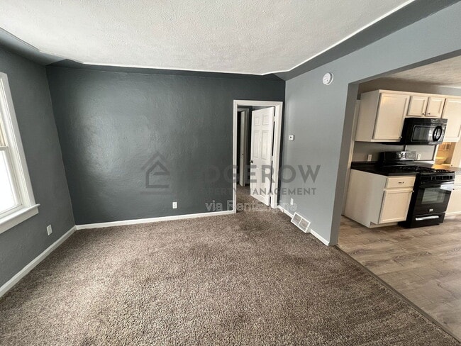 Foto del edificio - 1046 Ducey Ave