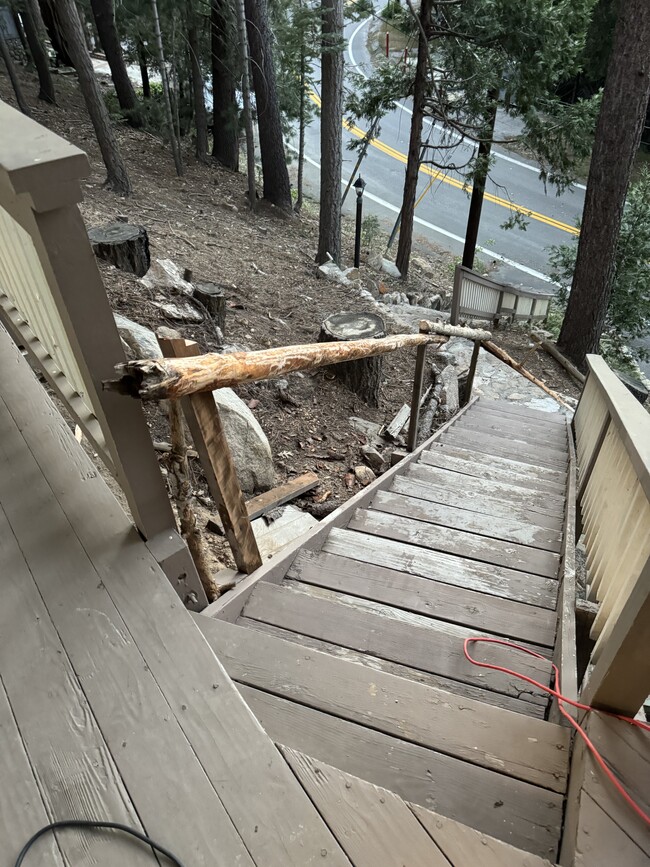 Building Photo - 875 Brentwood Dr