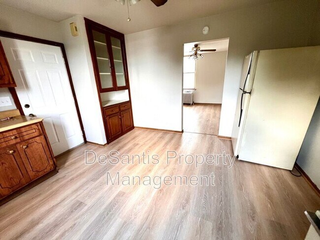 Foto del edificio - 1000 Duss Ave