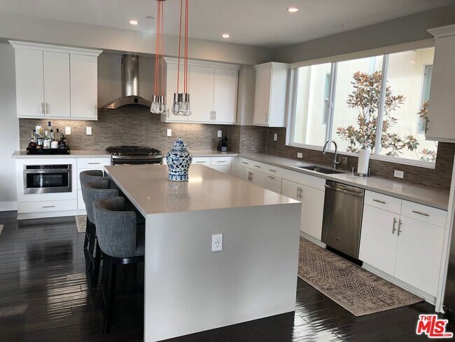 Foto del edificio - 12003 Emery Ln