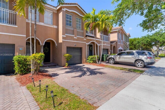 Foto del edificio - 2583 SE 13th Ct
