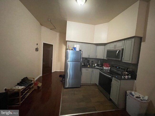 Building Photo - 537 N 13th St