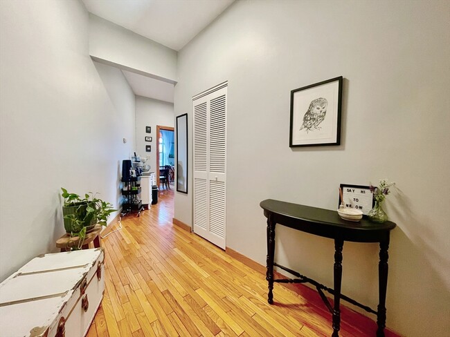 Building Photo - 91 Linden St