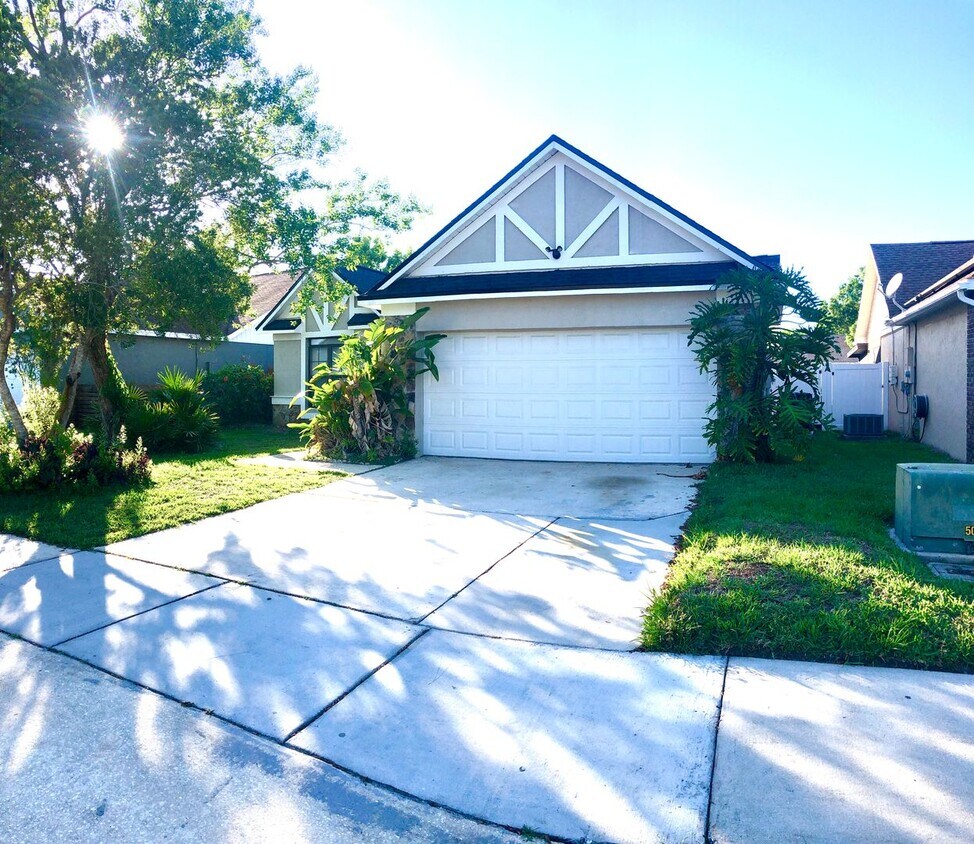 Primary Photo - 3/2 Pool Home in Alafaya Woods - Renovated...