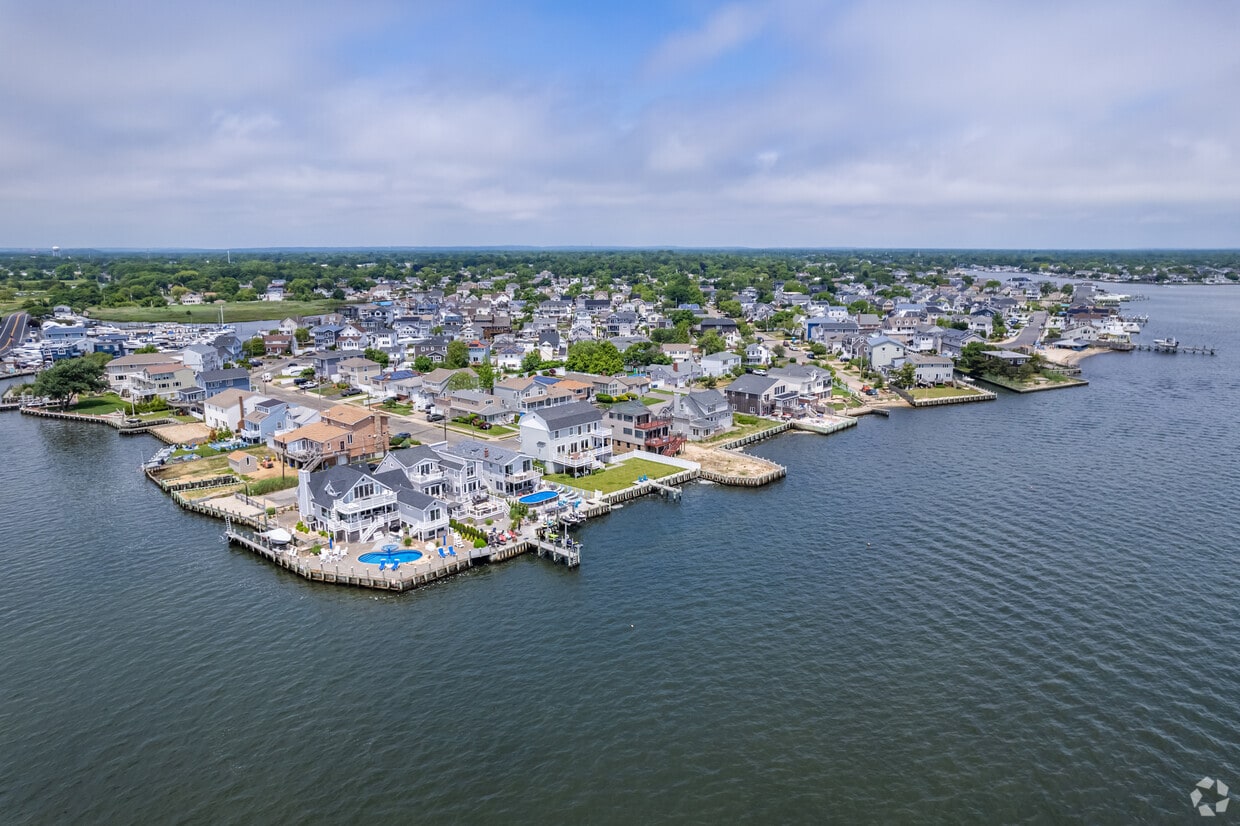 West Babylon city image