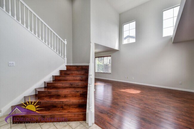 Foto del edificio - Spacious Two-story 3 Bed 2.5 Bath 2,059 Sq...