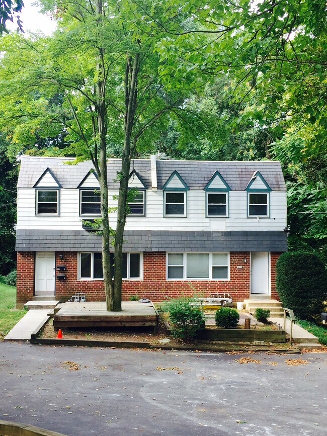 External - 445 W Jefferson St