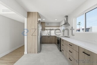 Building Photo - 4142 E Calle Redonda