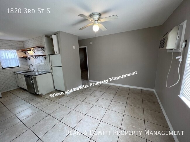 Building Photo - Old Southeast - 1/1 in Triplex - For Rent