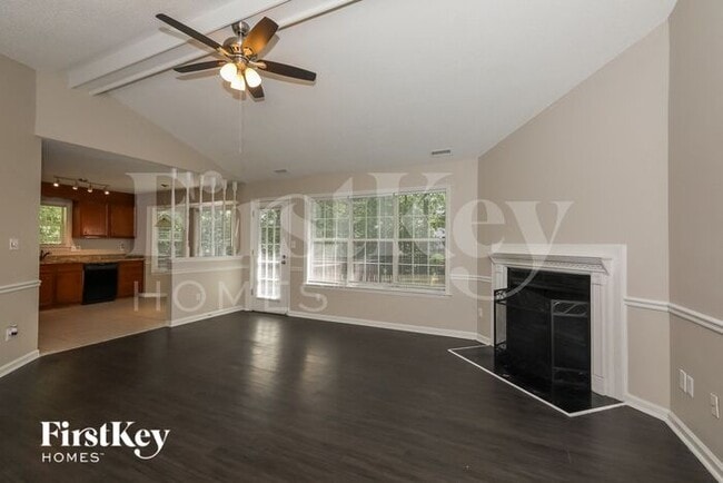 Building Photo - 2700 Teak Ct