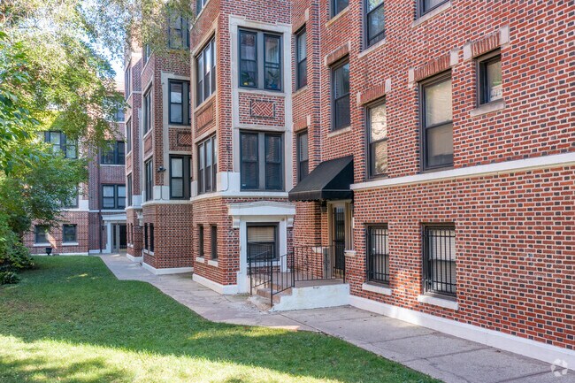 Entrance - 4549-4557 S Michigan Ave