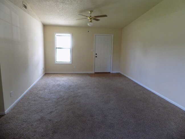 Building Photo - 3553 Studstill Rd