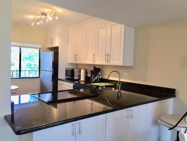 Building Photo - 4833  Esedra Court 202
