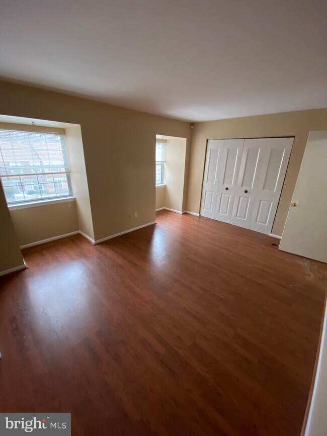 Foto del edificio - 447 Saybrook Ln