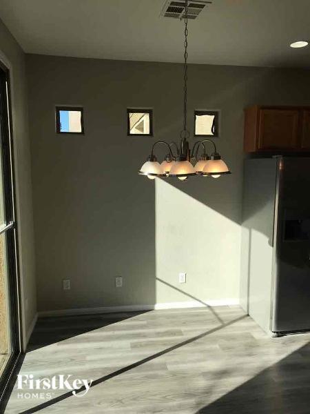 Foto del edificio - 8289 Harvest Spring Pl