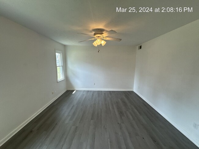 Building Photo - 3516 Torbay Dr