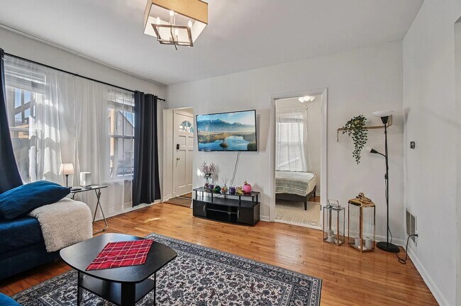 Foto del edificio - 5017 N Meade Ave