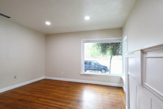 Building Photo - 2400 27th St