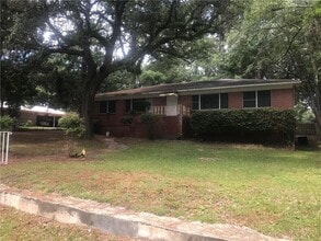 Building Photo - 1506 Flowers Dr