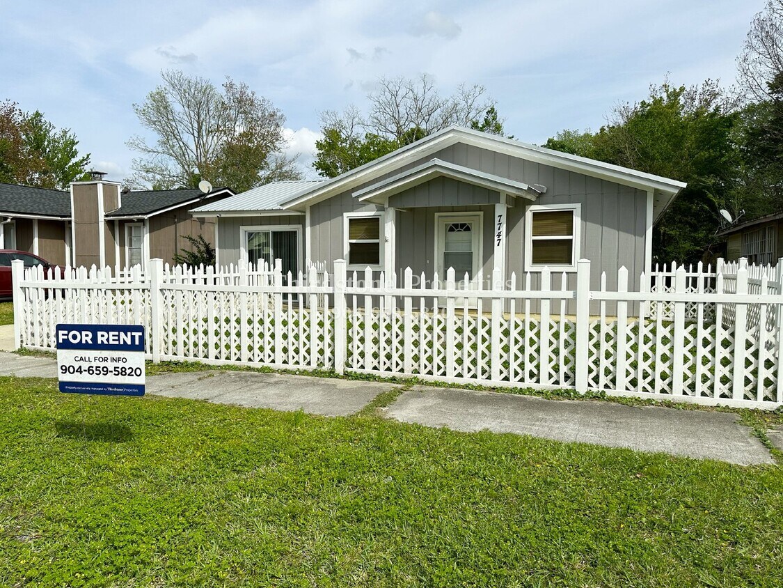 7747 CLUB DUCLAY DR, JACKSONVILLE, FL 32244 House Rental in