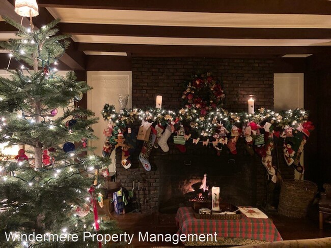 Foto del edificio - 4 br, 2.5 bath House - 515 FERNCLIFF AVE NE