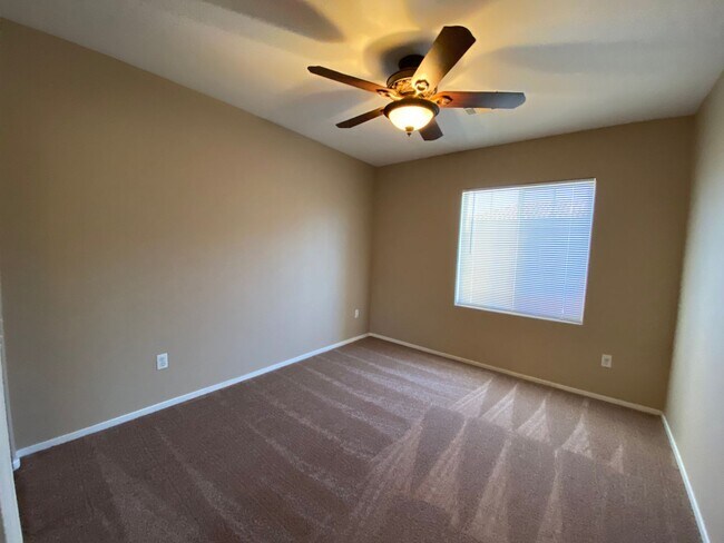 Foto del edificio - 692 Cocoplum Ct