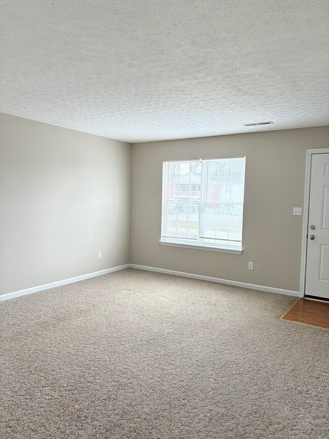 Building Photo - 130 Bright St