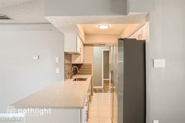 Foto del edificio - 3 br, 2 bath House - 3415 W Bay Avenue UNIT