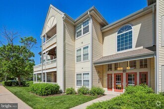 Building Photo - 113 Cascade Ct