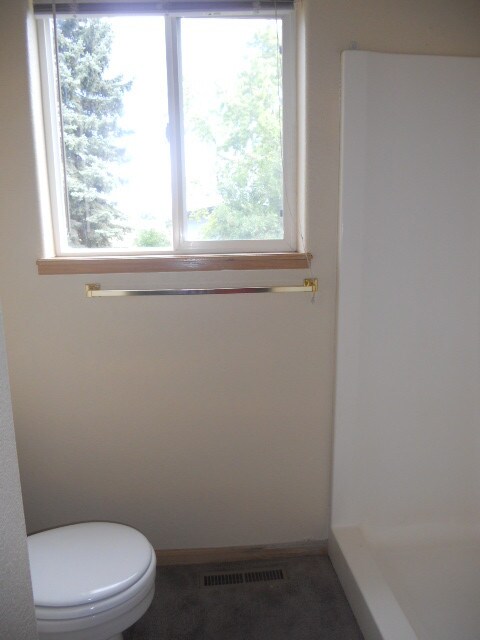 Foto del edificio - 2036 Glenmoor Dr