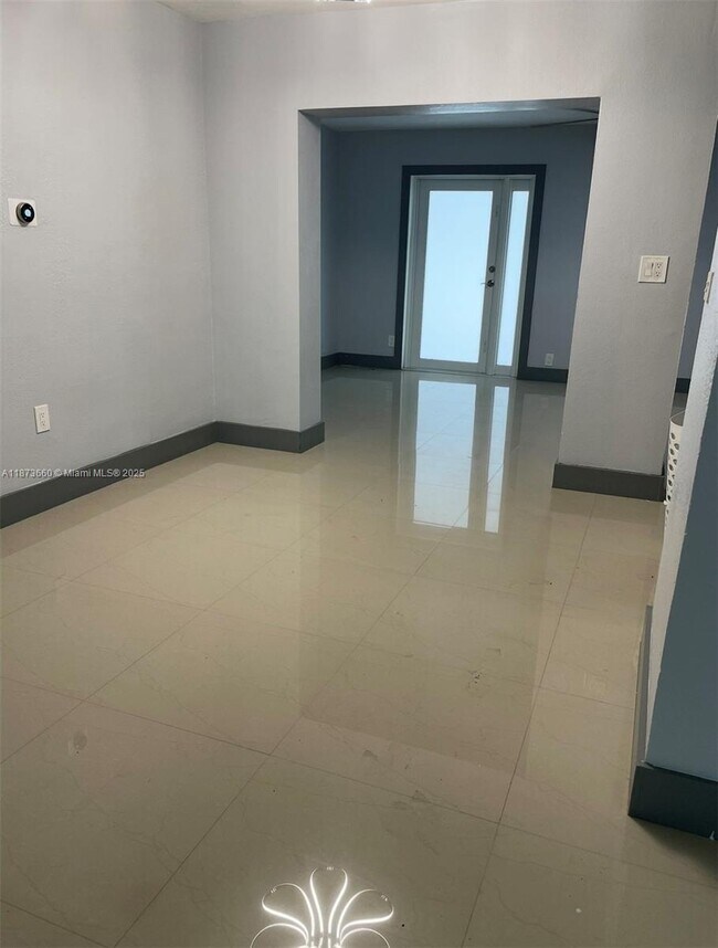 Foto del edificio - 3610 NW 211th St