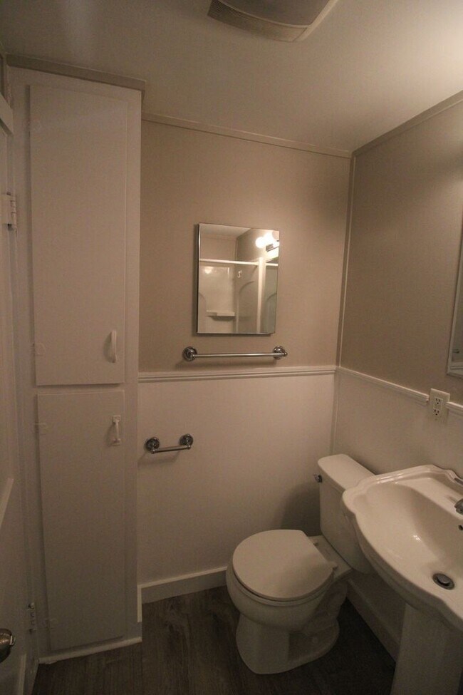 Foto del edificio - 46-48 E Main St