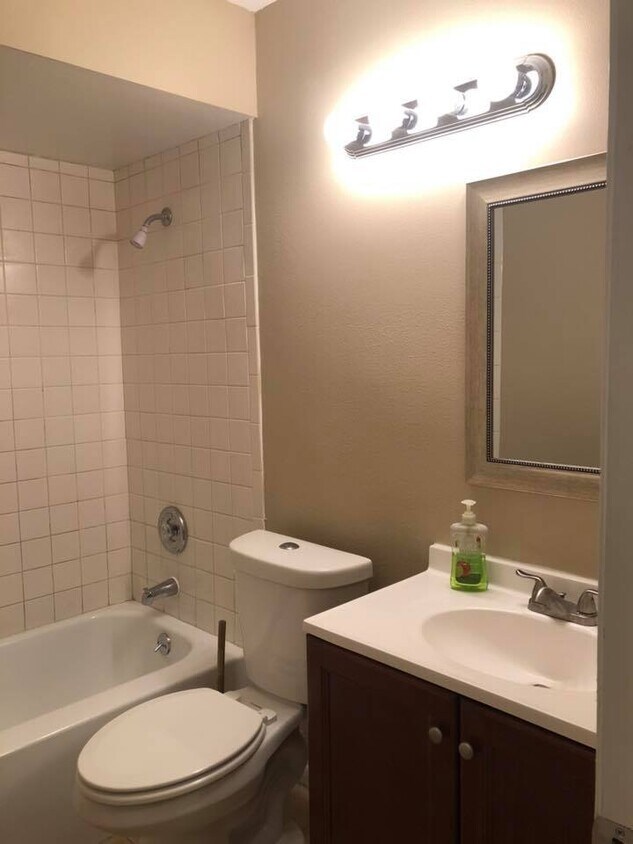 Foto principal - 5433 Brookswood Way
