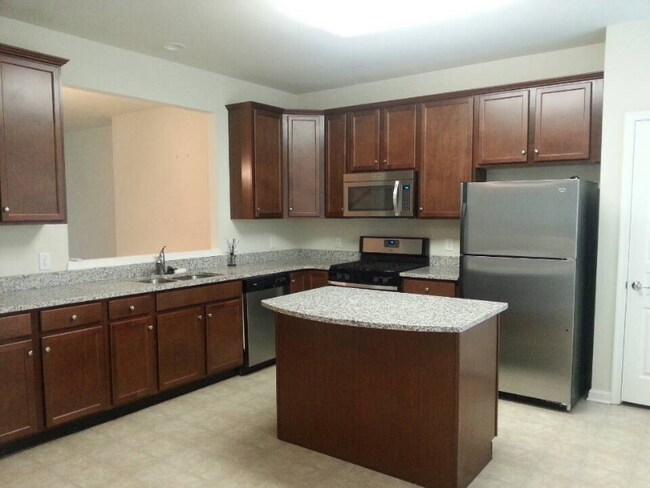 Foto del edificio - 611 Ellison Dr