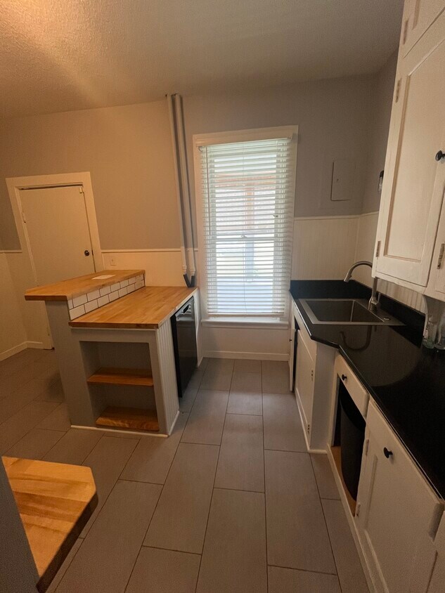 Foto principal - 697 5th St E
