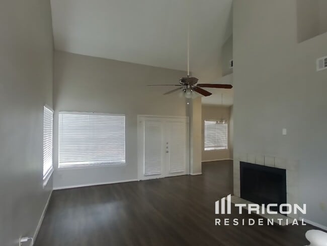 Building Photo - 6629 Queensclub Dr