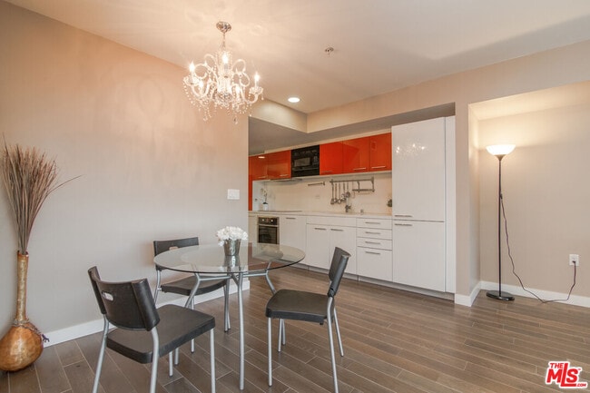 Foto del edificio - 901 Flower St