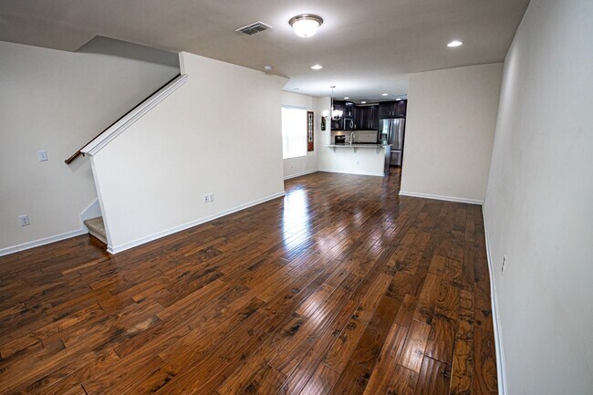 Building Photo - 2926 Treloar Wy