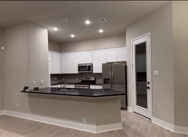 Building Photo - 4026 St Andres Ln