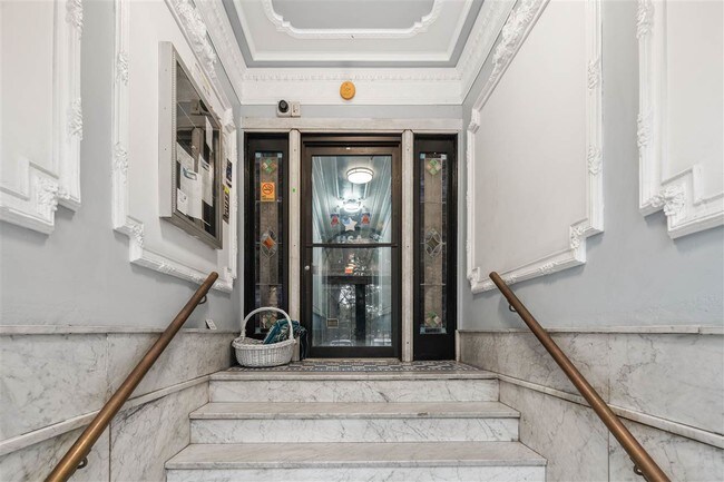 Building Photo - 169 W 48th St