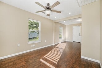 Building Photo - 2102 N Galveston Ave