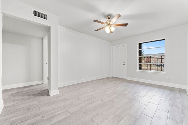 Building Photo - 9026 Kempwood Dr