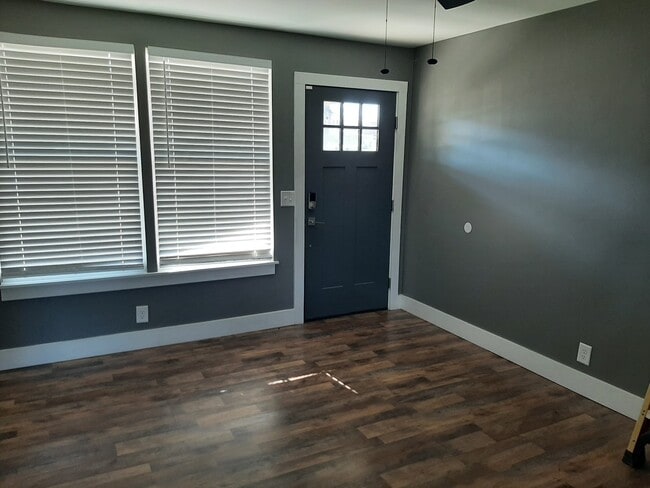 Foto del edificio - 234 Santa Monica Blvd