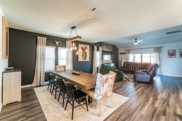 Foto del edificio - 14040 Comet Pl