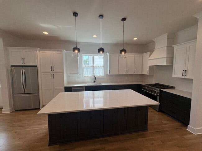 Building Photo - 3 Bedroom in East Nashville Beauty